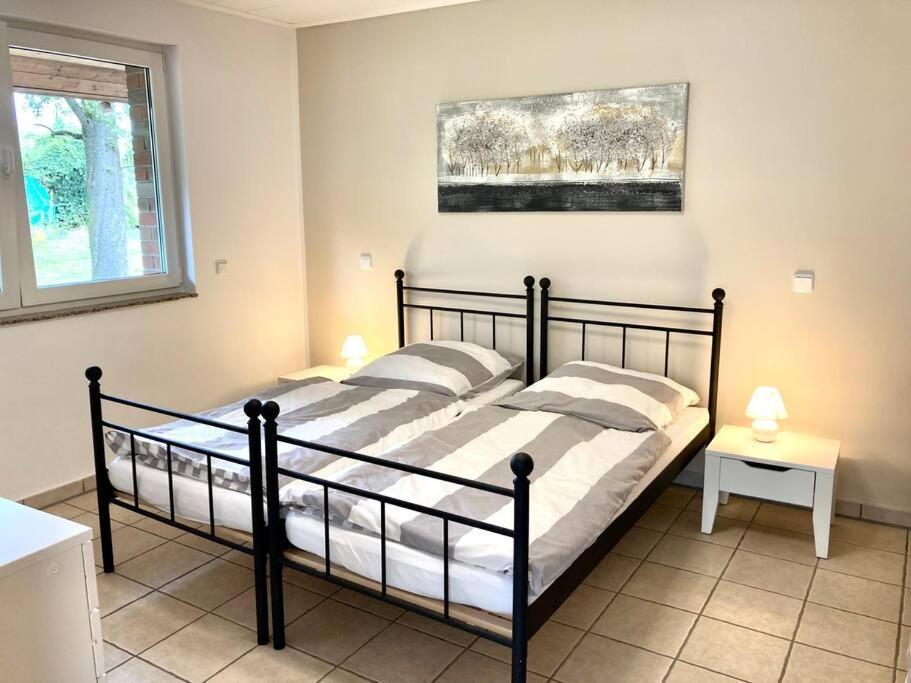 Helle Wohnung Mit Wintergarten - Nahe Ruhrgebiet Und Freizeitpark Movie Park Bottrop Zewnętrze zdjęcie