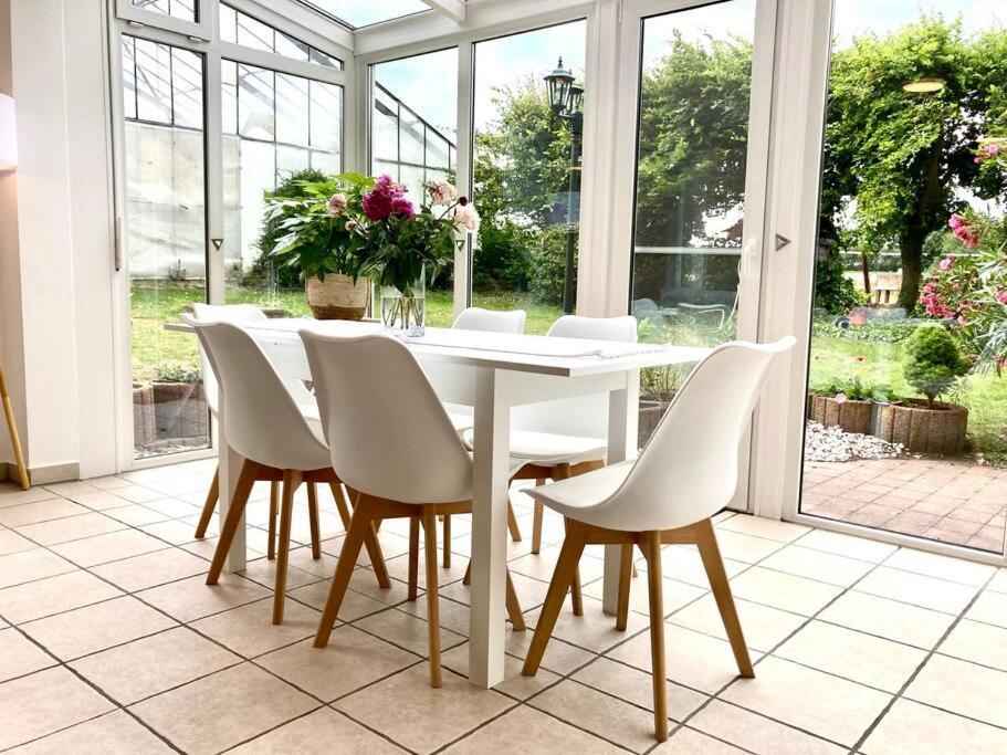 Helle Wohnung Mit Wintergarten - Nahe Ruhrgebiet Und Freizeitpark Movie Park Bottrop Zewnętrze zdjęcie