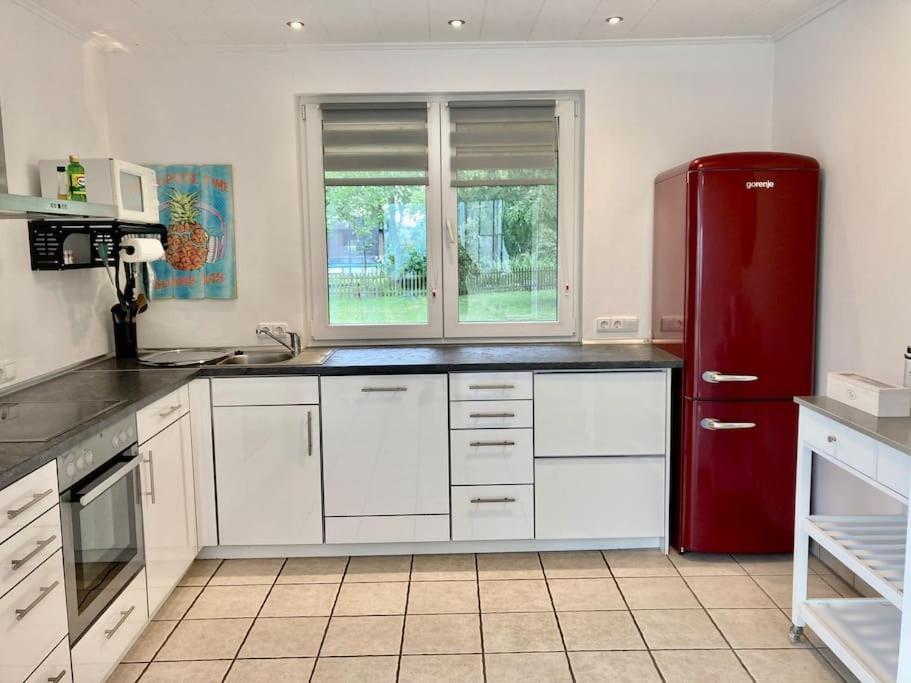 Helle Wohnung Mit Wintergarten - Nahe Ruhrgebiet Und Freizeitpark Movie Park Bottrop Zewnętrze zdjęcie